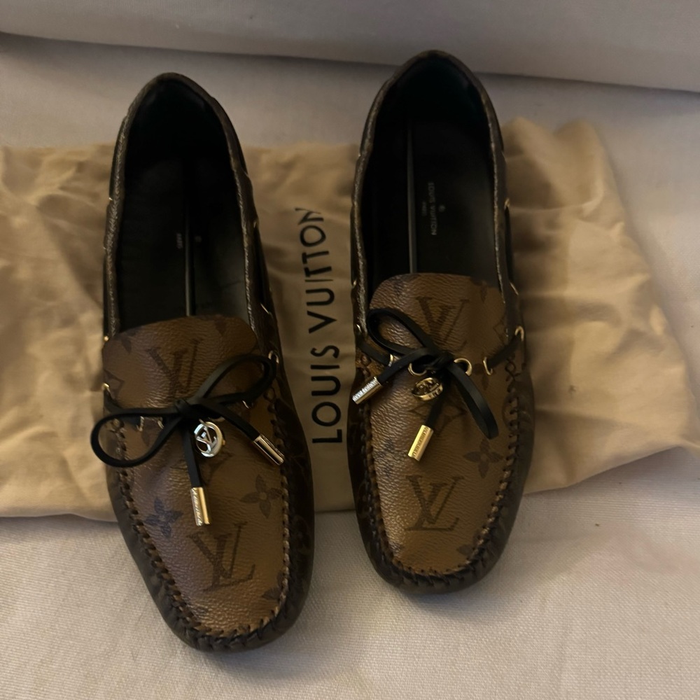 Louis Vuitton Gloria Loafers monogram sz 41